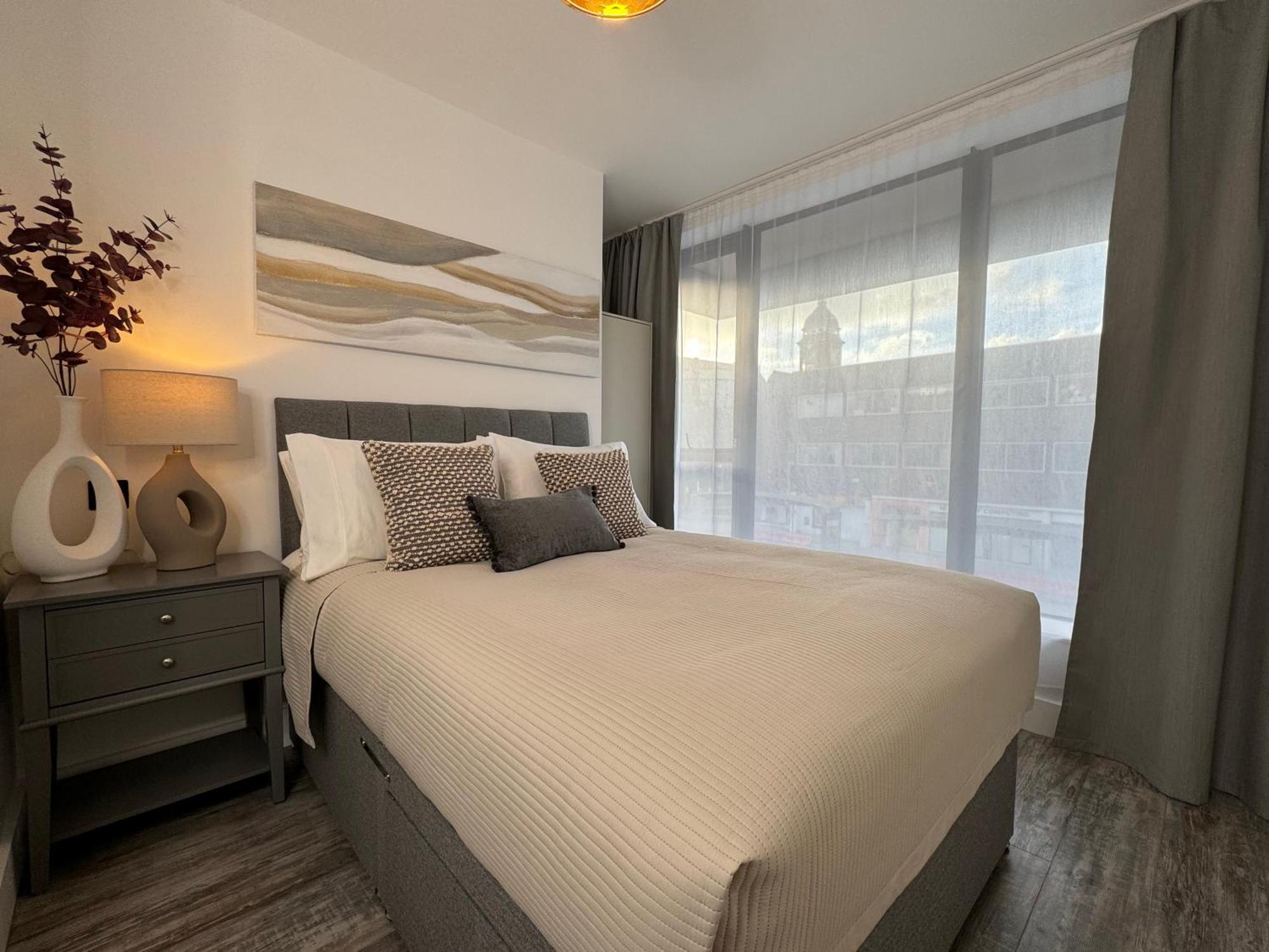 Modern One-Bedroom Apartment Swindon Luaran gambar