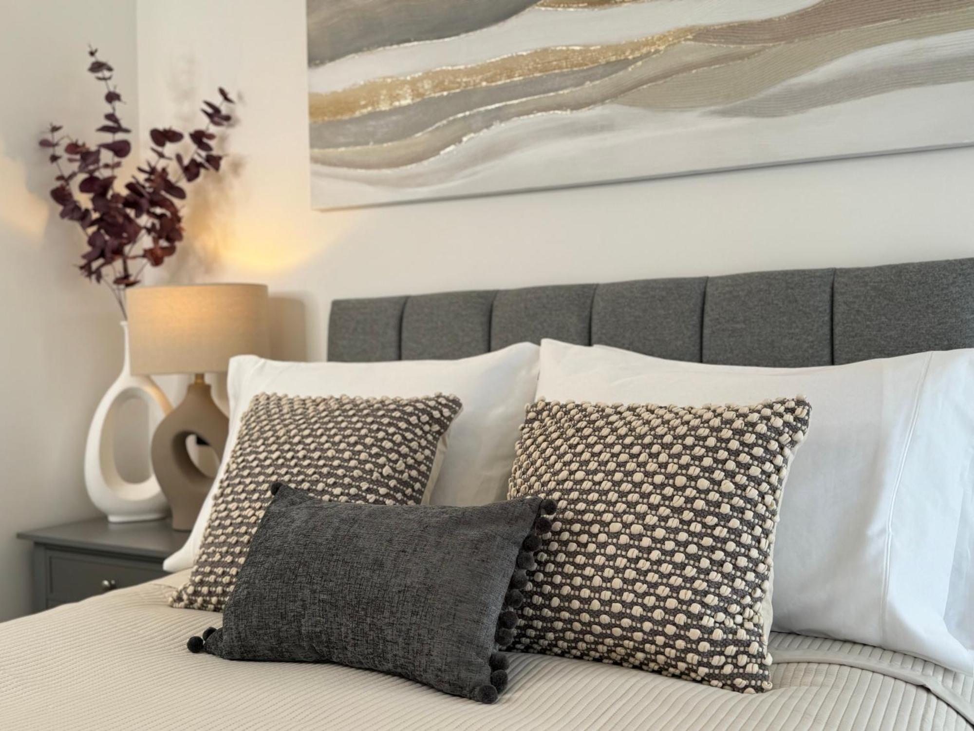 Modern One-Bedroom Apartment Swindon Luaran gambar