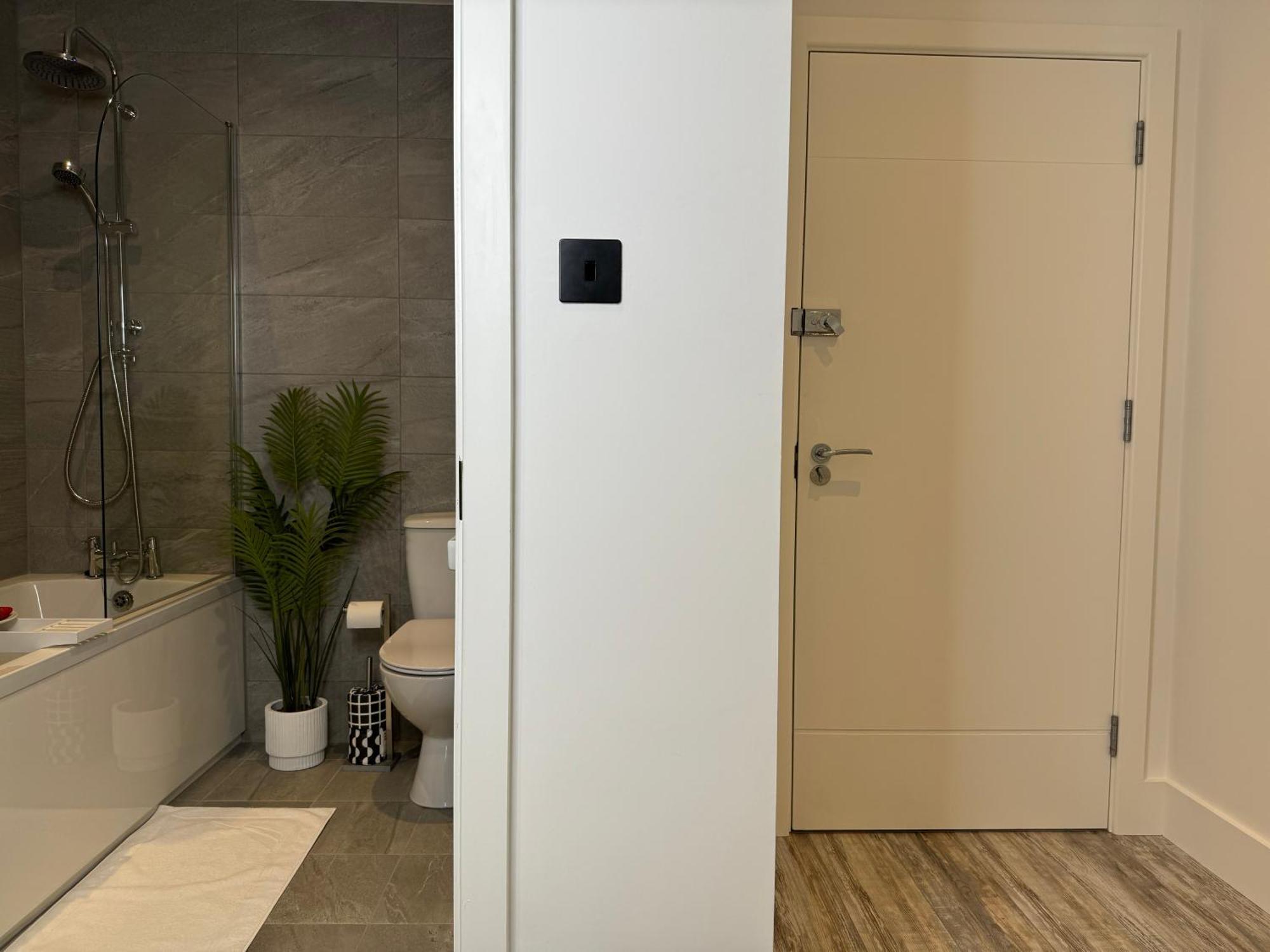 Modern One-Bedroom Apartment Swindon Luaran gambar