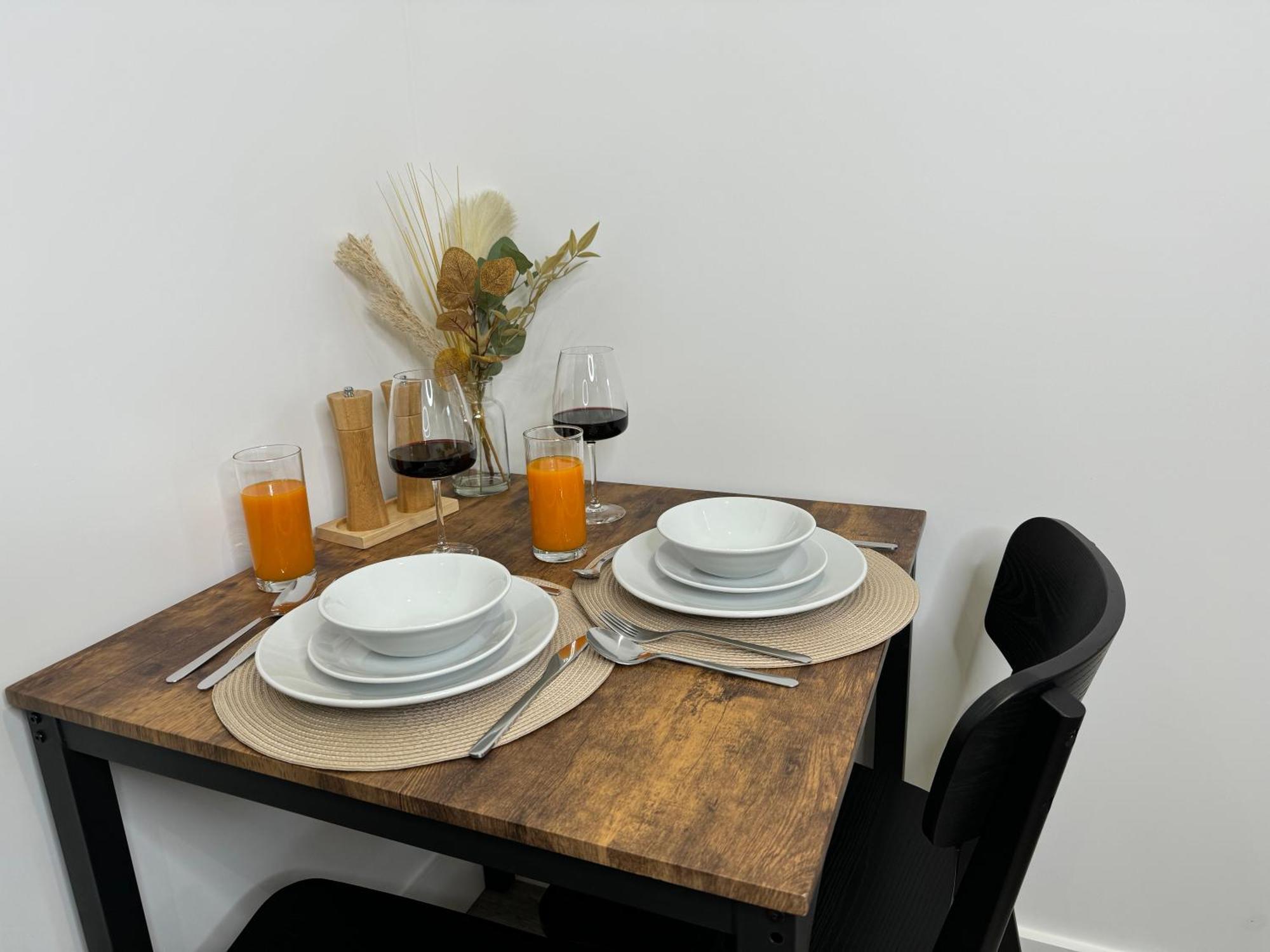 Modern One-Bedroom Apartment Swindon Luaran gambar