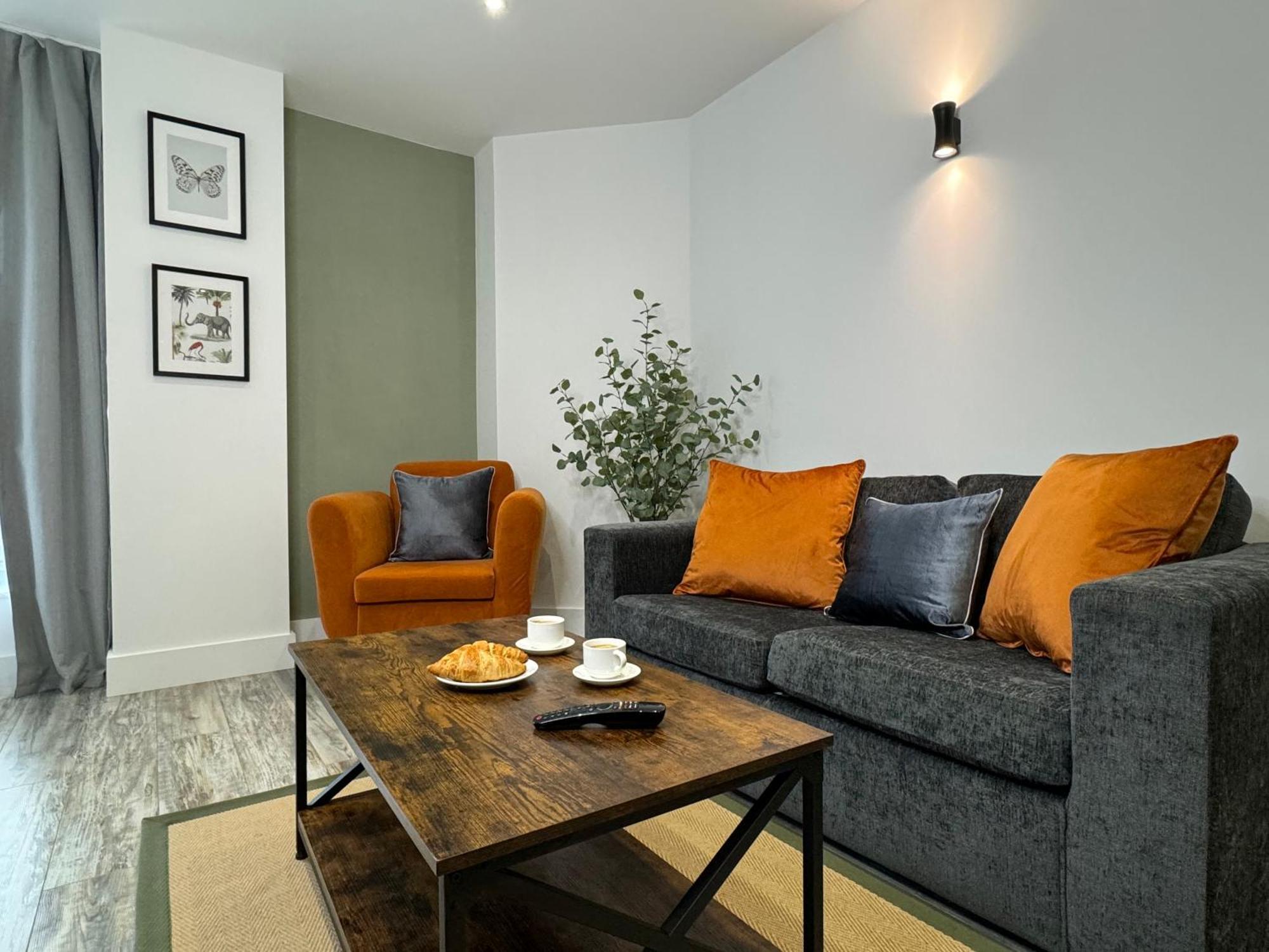 Modern One-Bedroom Apartment Swindon Luaran gambar