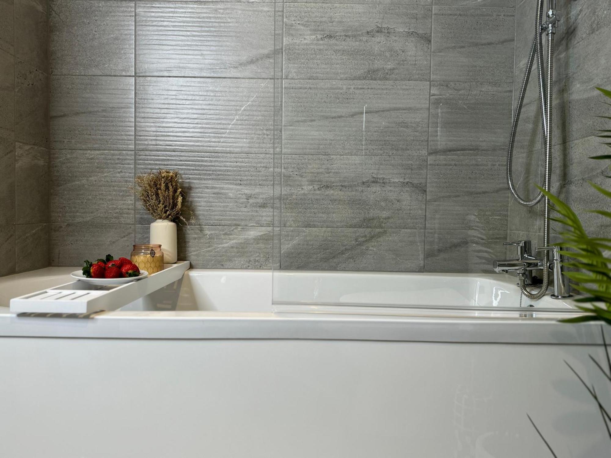 Modern One-Bedroom Apartment Swindon Luaran gambar